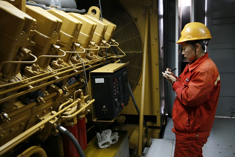 1715329206311716.jpg Bộ máy phát điện diesel.JPG